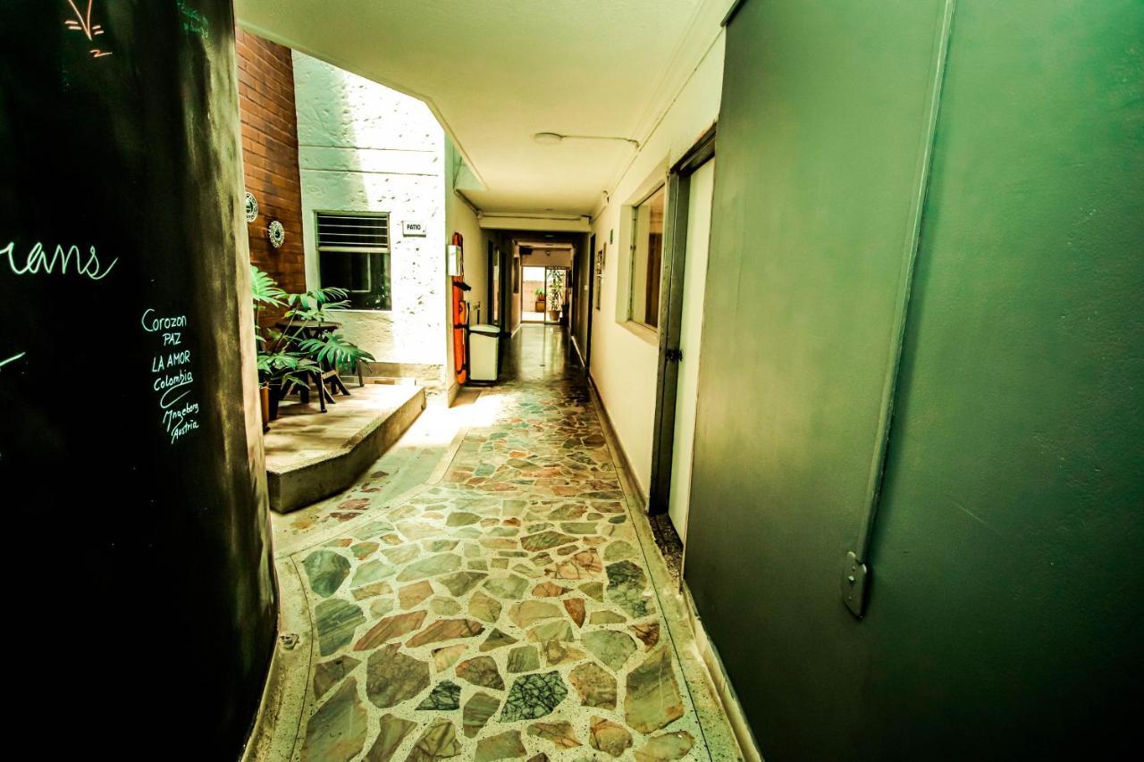 Aw Hotel Urban 80 Медельин Экстерьер фото